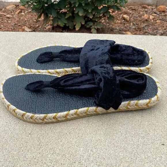 Nalho Ganika Velvet Sandals  - Picture 4 of 9